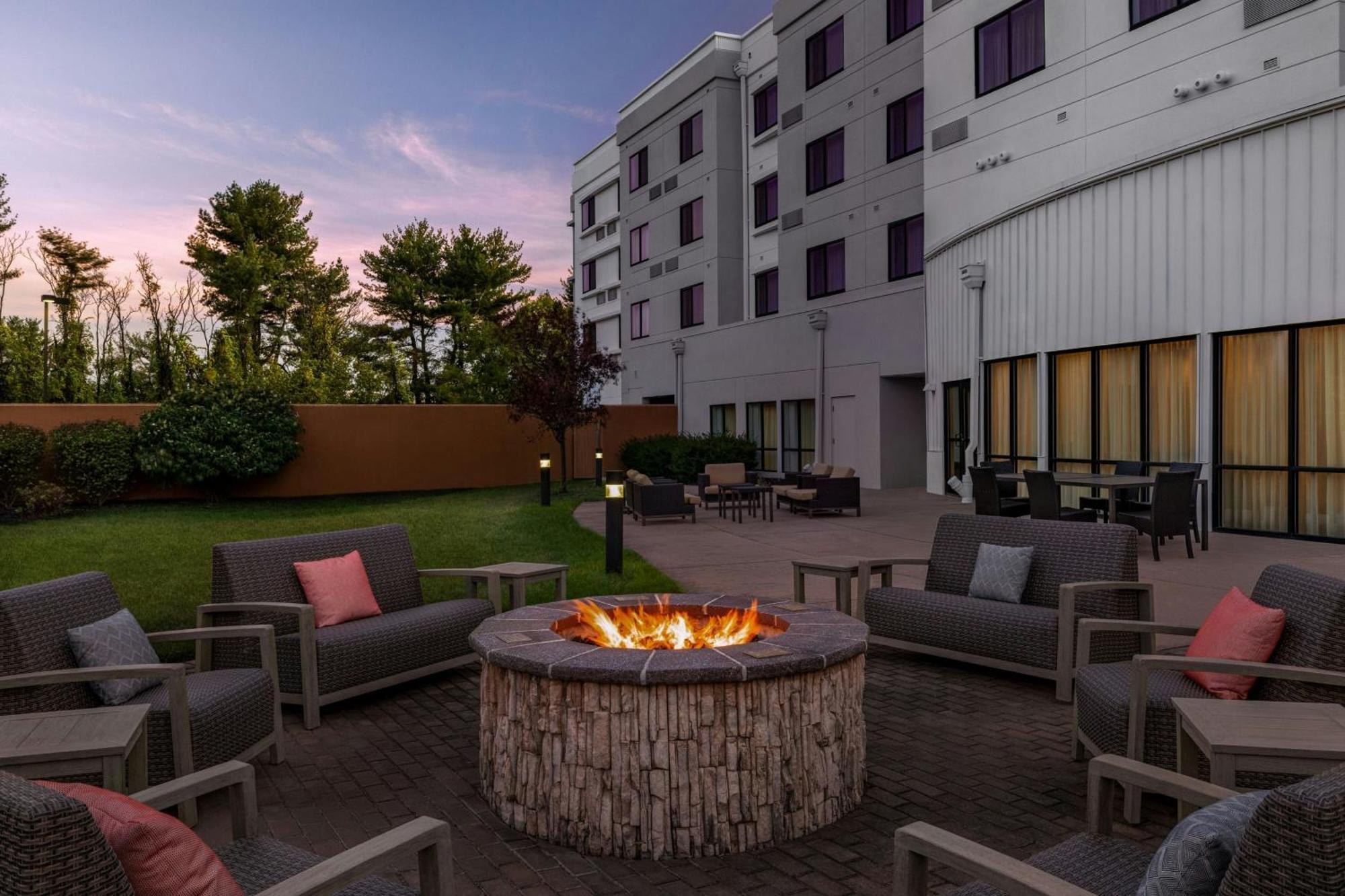 Hotel Courtyard Mt. Holly Westampton Esterno foto